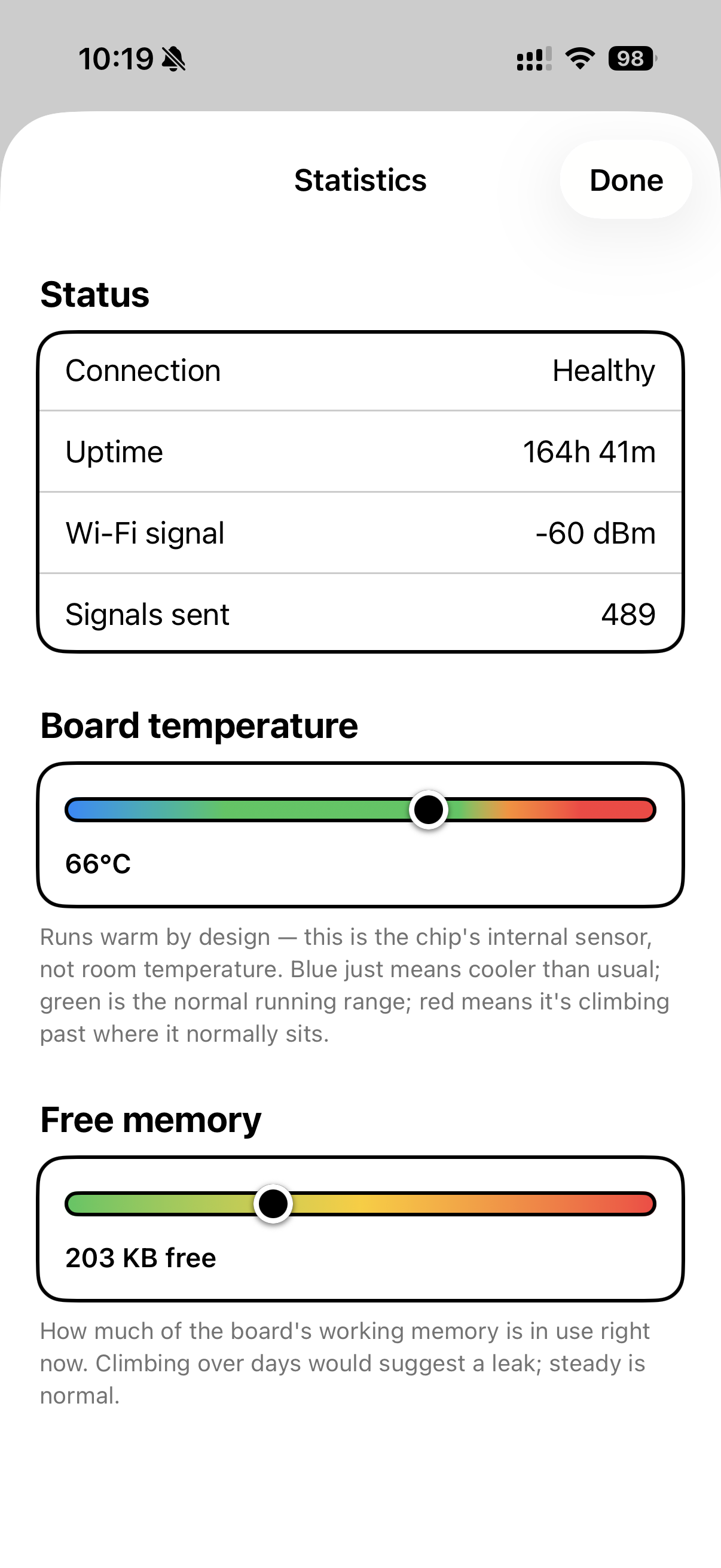 App statistics screen showing uptime, temperature and memory
